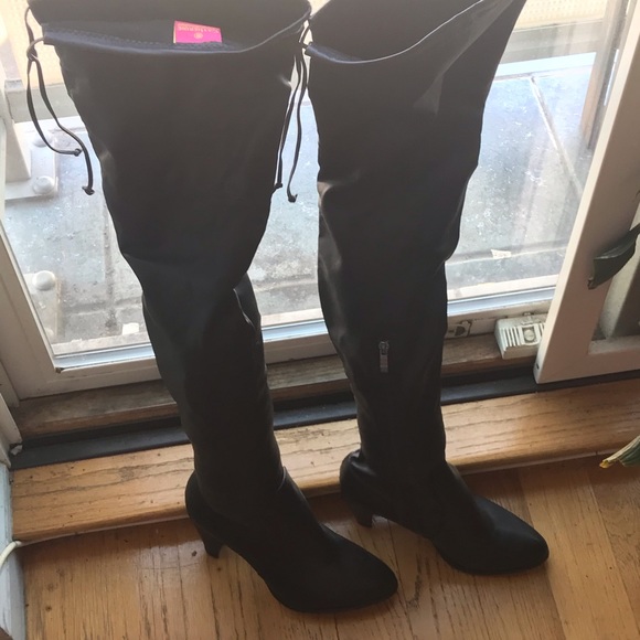 Black knee-high boots - Picture 3 of 6